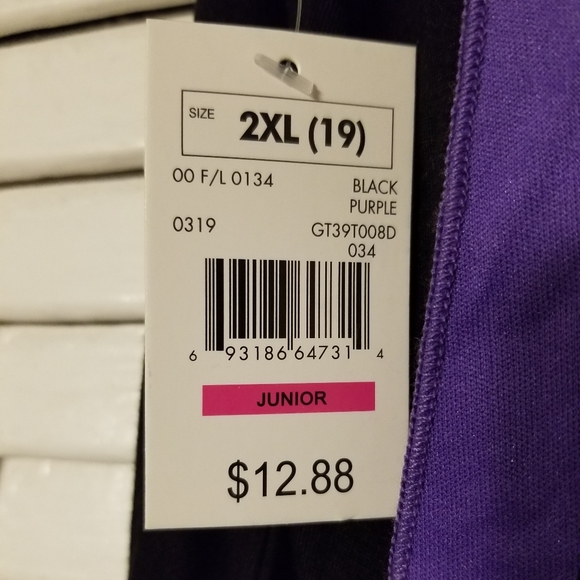 Made Right tshirt 2 detachable capes Put A Spell - Picture 6 of 6